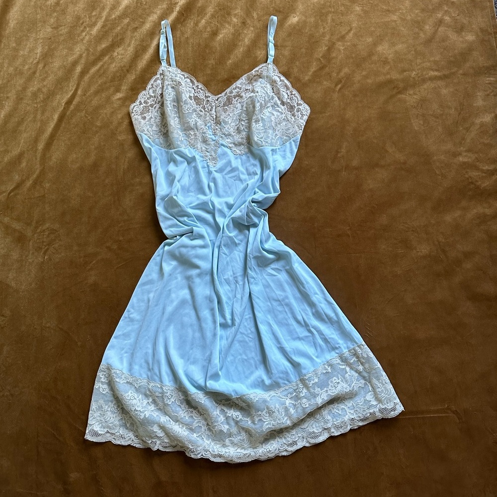 🩵 VINTAGE 60s/70s PALE POWDER BLUE & CREAM LACE SLIP DRESS 🩵
